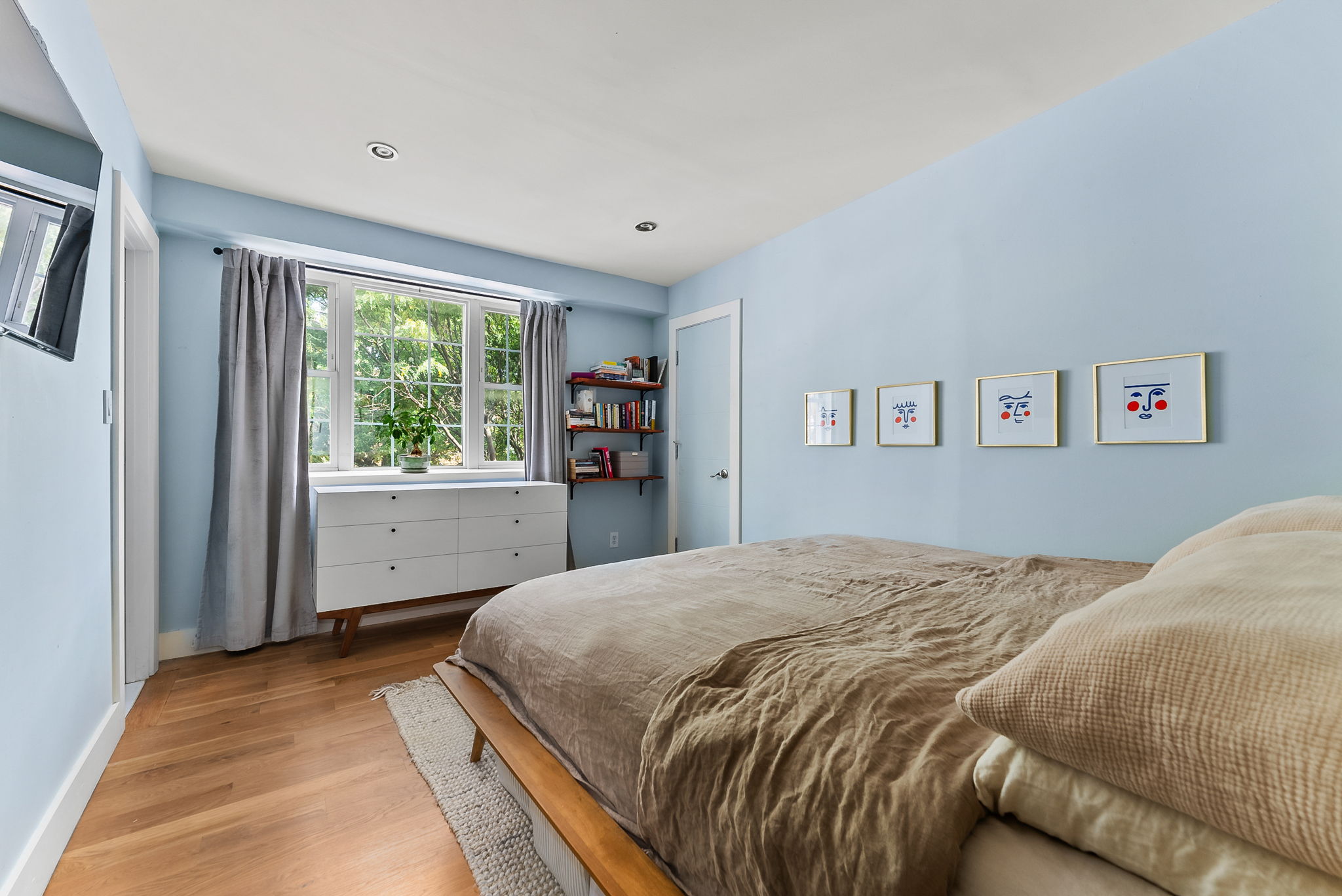 600 Prospect Place, Unit 2 Brooklyn, NY 11238 - Photo 7 of 13 a bedroom with a bed and a window