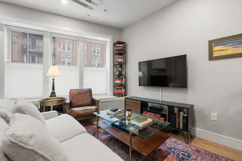 $910,000 | 471 Hanover Street, Unit 2, Boston, MA 02109