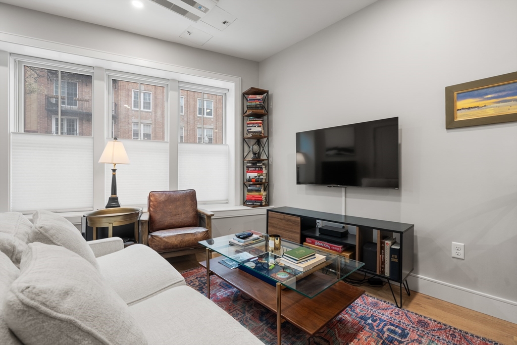 471 Hanover Street, Unit 2 Boston, MA 02109 - Photo 3 of 16