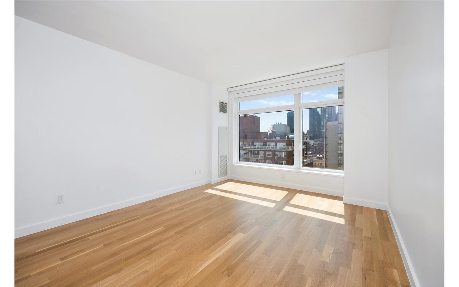 400 East 67th Street, Unit 11F Manhattan, NY 10065 - Photo 4 of 13