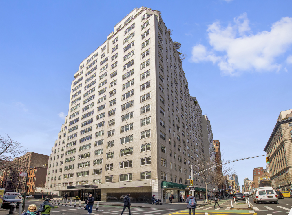 101 West 12th Street, Unit 15JK Manhattan, NY 10011 - Photo 18 of 22 a view of a tall building