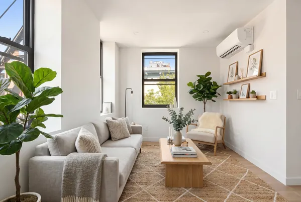 $5,750 | 101 Smith Street, Unit 2 | Boerum Hill