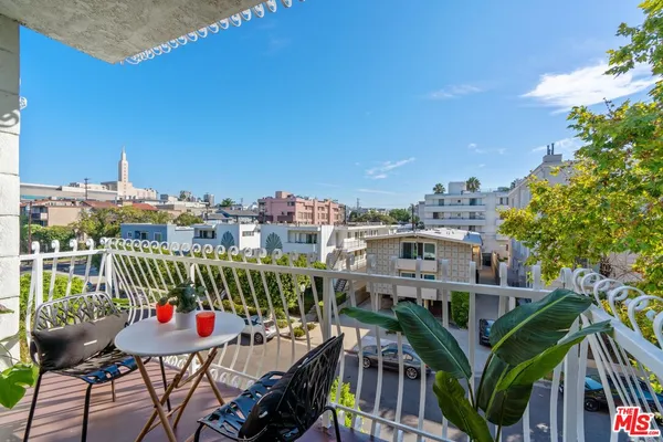 $1,138,000 | 1915 Malcolm Avenue, Unit 301, Los Angeles, CA 90025