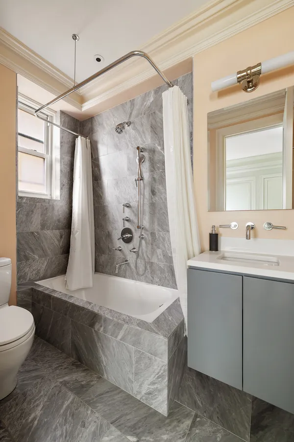 $3,999,000 | 29 East 64th Street, Unit 7B | Lenox Hill