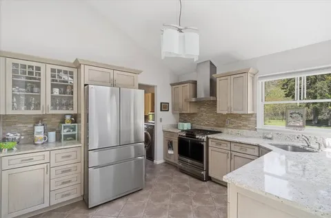 $1,851,000 | 121 Montauk Highway, Quogue, NY 11959