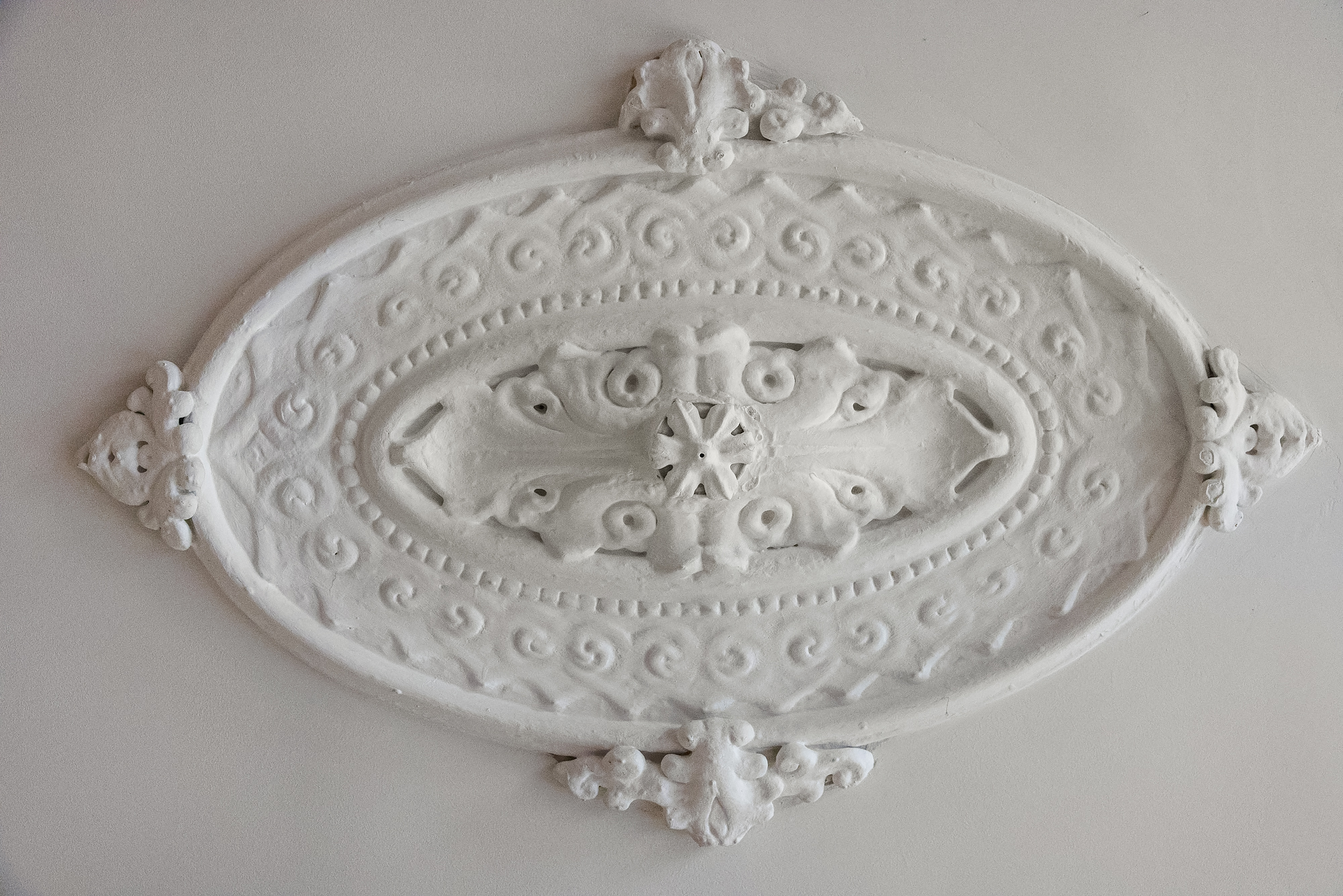 262 West 11th Street Manhattan, NY 10014 - Photo 23 of 27 a close up of a chandelier