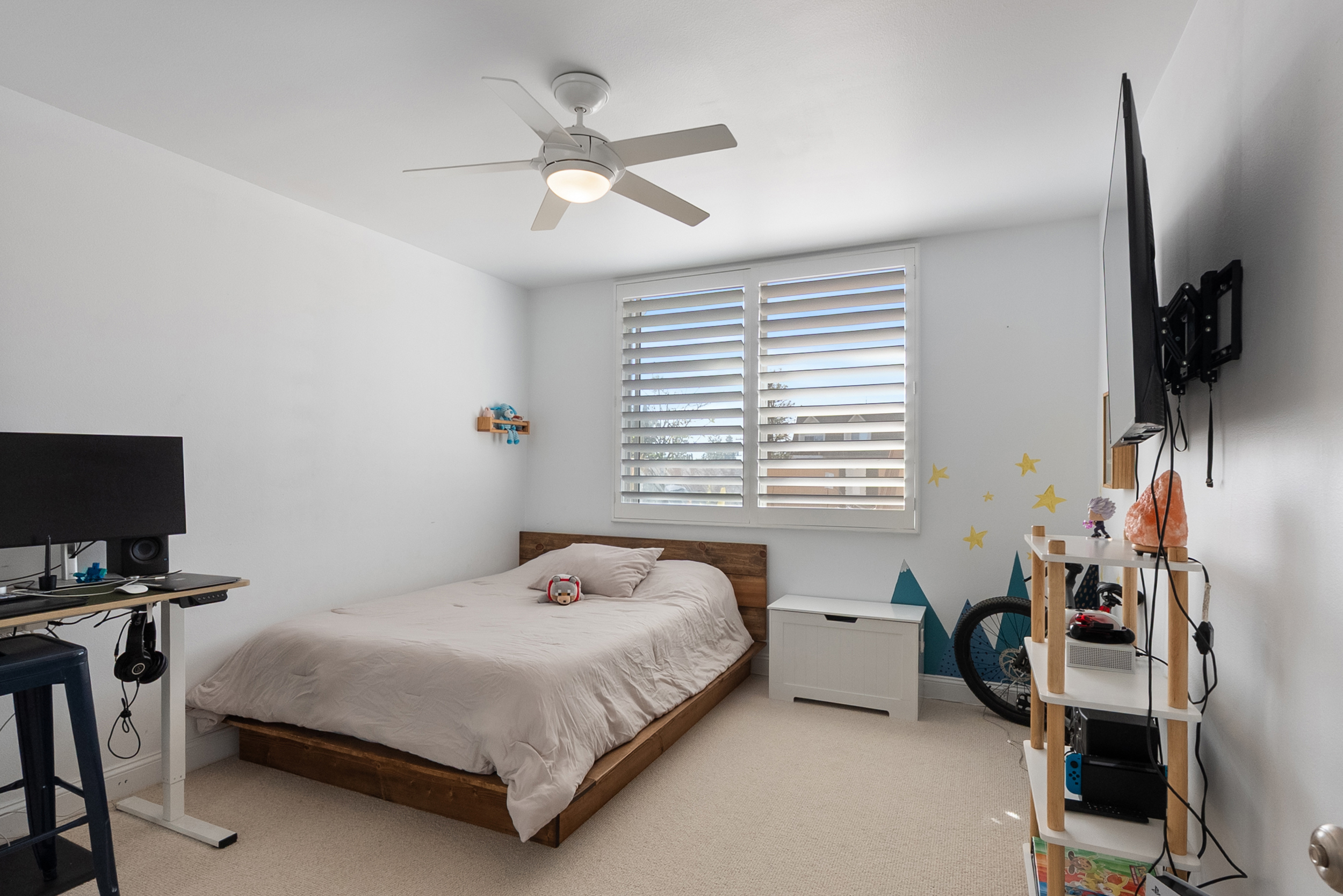 2385 Roscomare Road, Unit E17 Los Angeles, CA 90077 - Photo 13 of 23