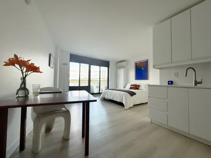 $575,000 | 25-40 Shore Boulevard, Unit 3P | Astoria