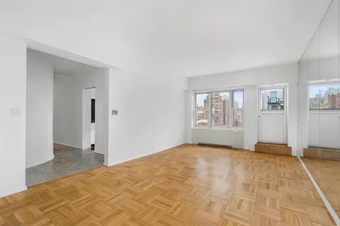 $1,250,000 | 333 East 66th Street, Unit PHA | Lenox Hill
