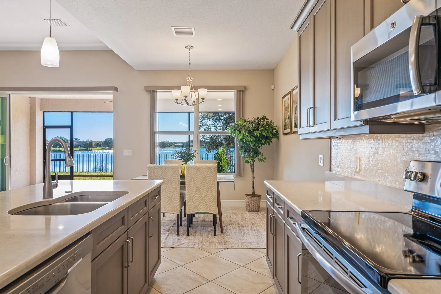 $525,000 | 1830 Berkshire Circle Southwest, Vero Beach, FL 32968
