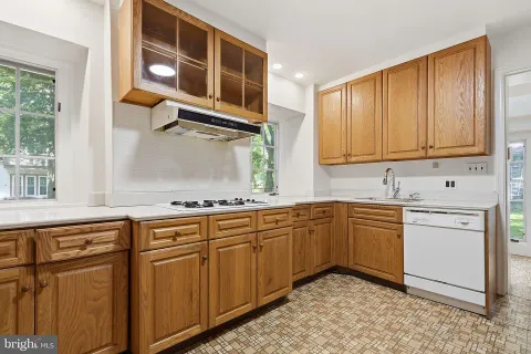 $895,000 | 6711 Lincoln Drive, Philadelphia, PA 19119