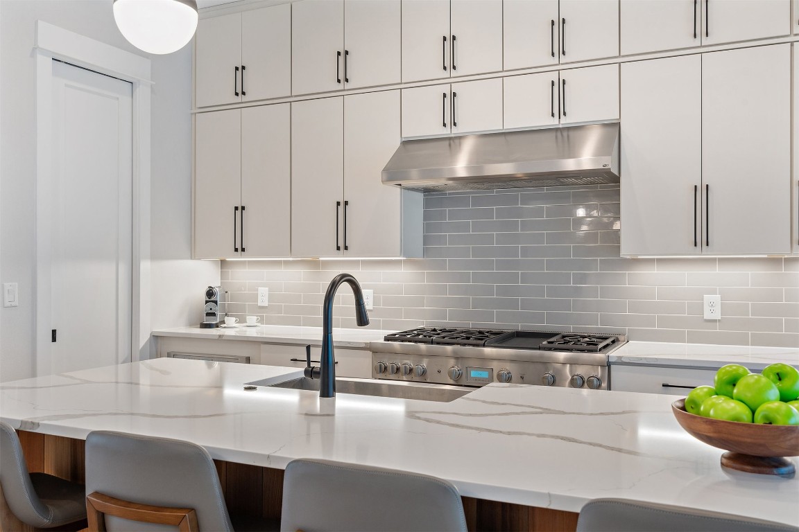 5405 Montview Street Austin, TX 78756 - Photo 3 of 24