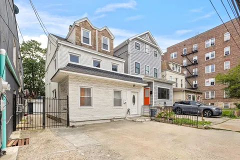 $875,000 | Brinkerhoff Street, Jersey City, NJ 07304