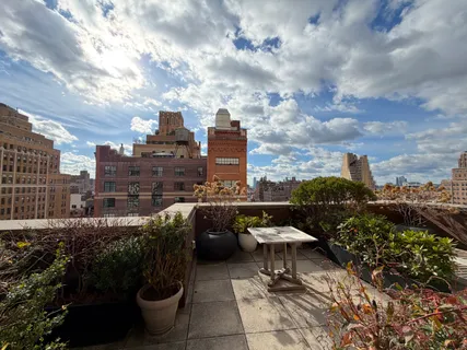 $3,700,000 | 201 West 17th Street, Unit 7A | Chelsea