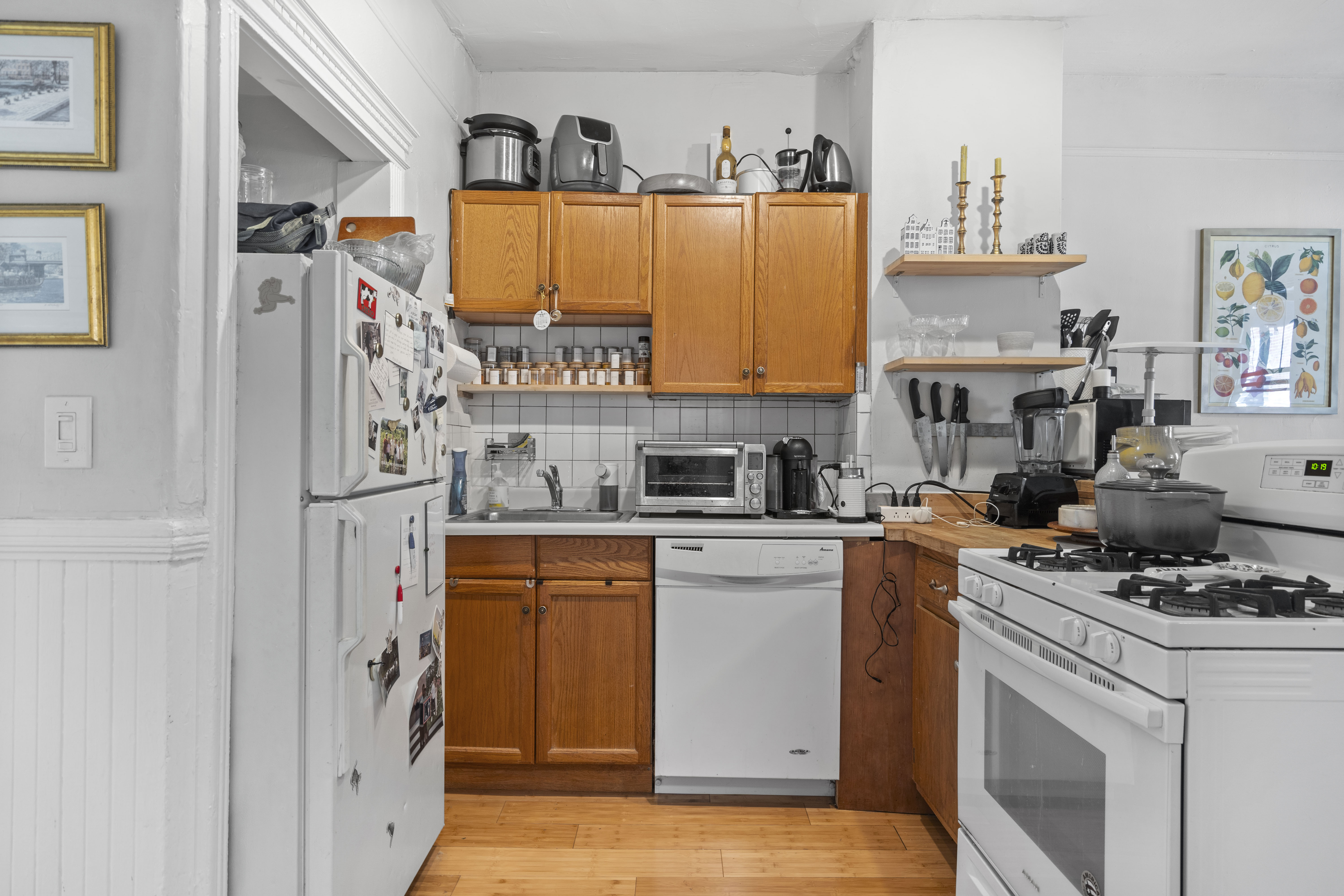 577 Tremont Street Boston, MA 02118 - Photo 5 of 8