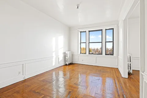 $550,000 | 421 Crown Street, Unit 18R | Crown Heights