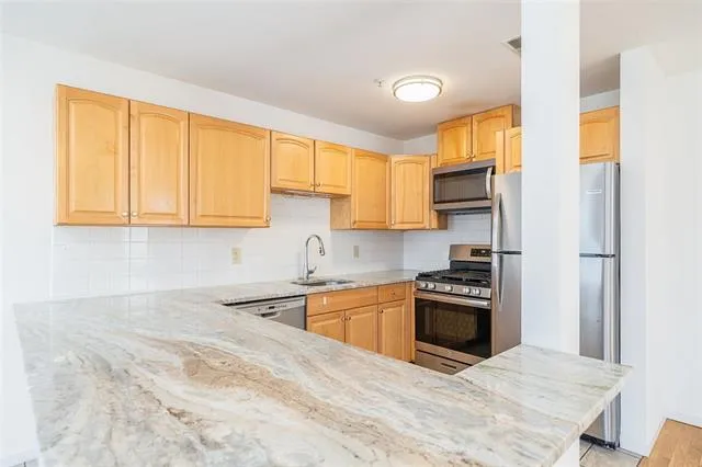 $5,000 | 41 Hamilton Avenue, Unit C, Weehawken, NJ 07086