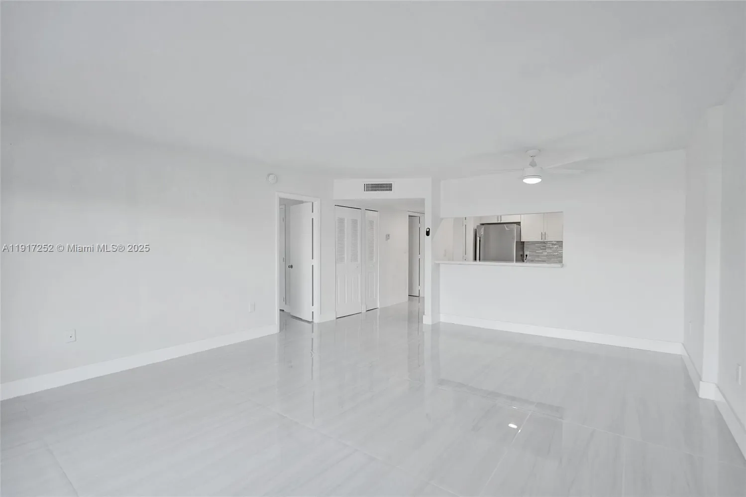 $1,700 | 4164 Inverrary Drive, Unit 305, Lauderhill, FL 33319