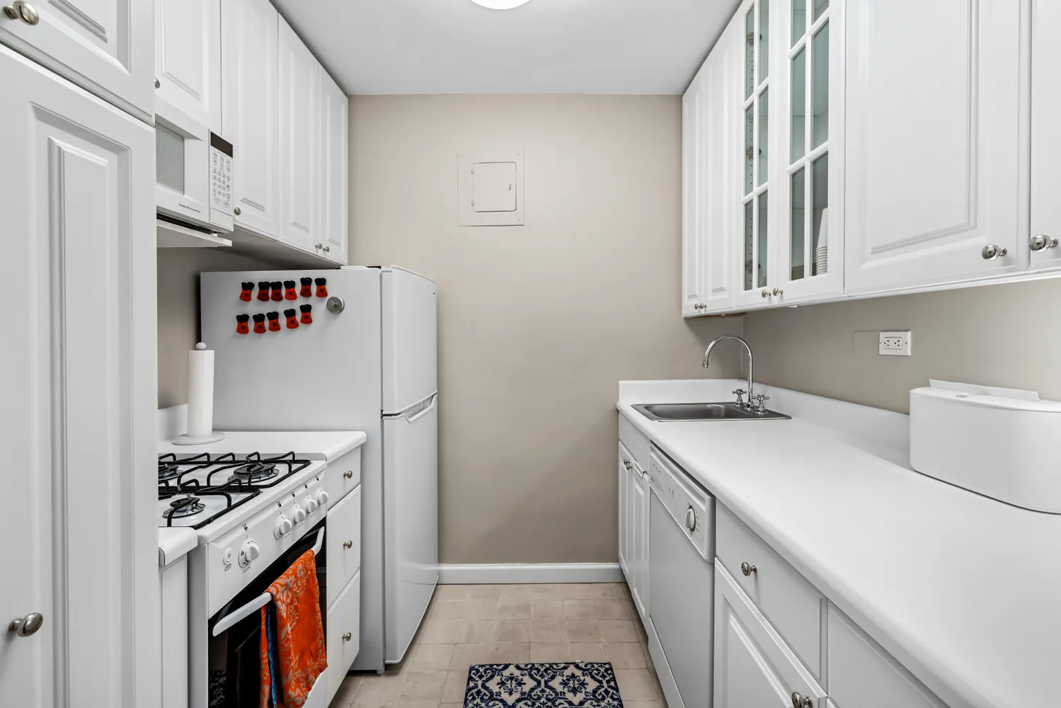 $565,000 | 123 East 75th Street, Unit 5C | Lenox Hill