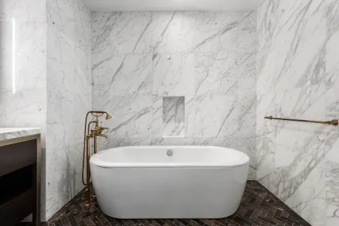 $3,995,000 | 500 West 21st Street, Unit 2G | Chelsea