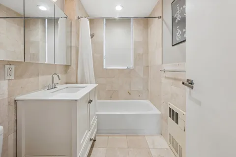 $1,100,000 | 3625 Oxford Avenue, Unit 7C | Central Riverdale