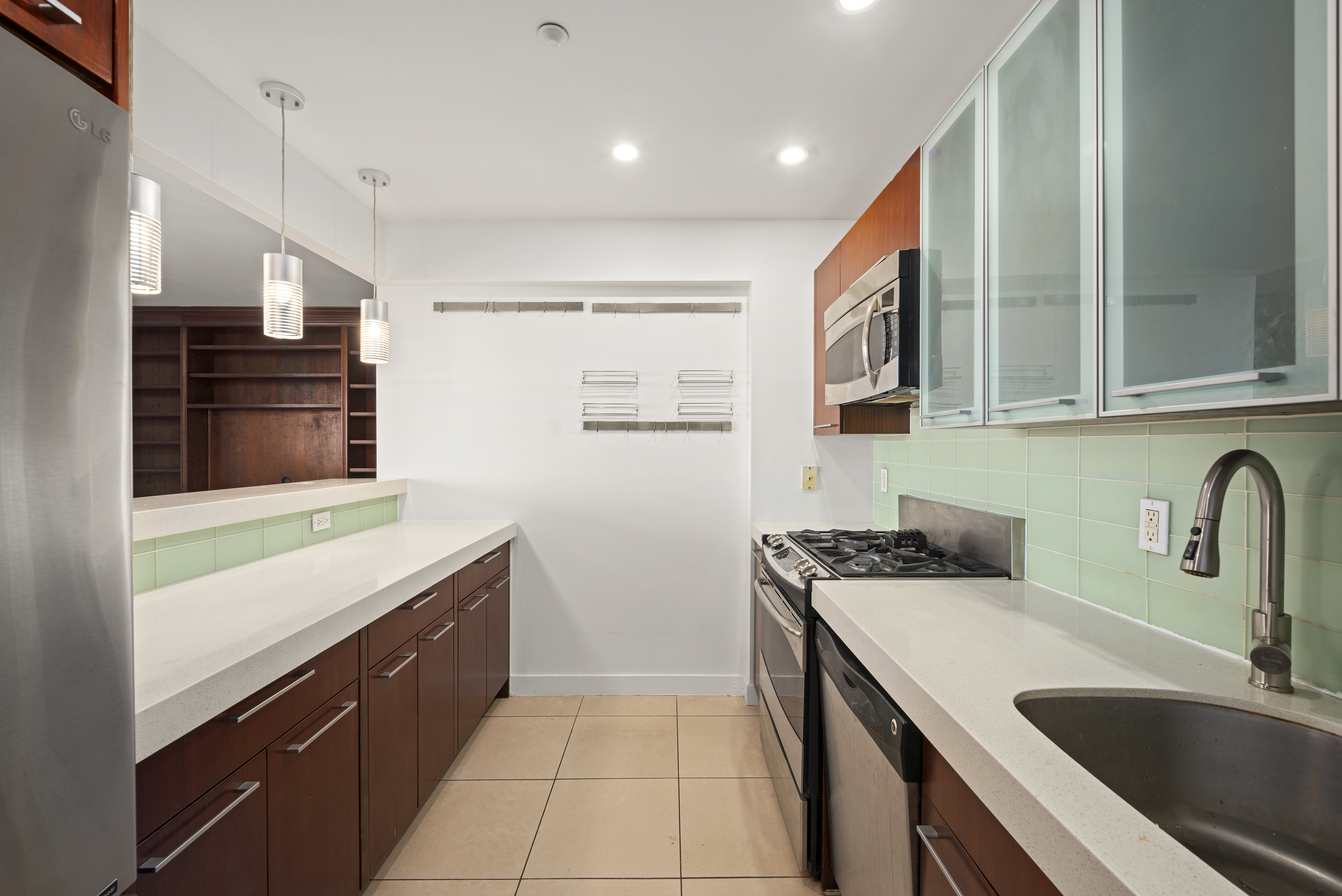 301 West 115th Street, Unit 7J Manhattan, NY 10026 - Photo 2 of 8 Gallery Image 2