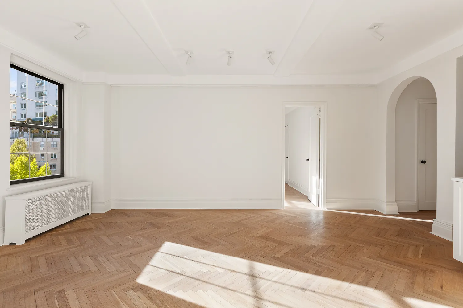 $1,195,000 | 23 East 74th Street, Unit 10A | Lenox Hill