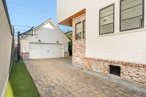 $2,300,000 | 3758 Drummond Street, Houston, TX 77025