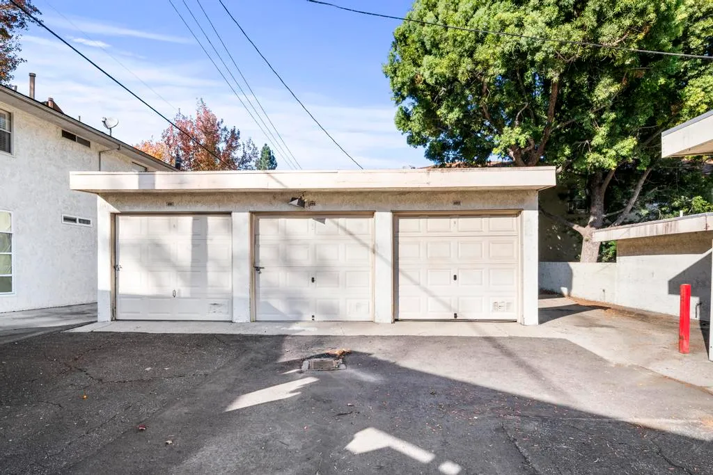 $520,000 | 5825 Bowcroft Street, Unit 1, Los Angeles, CA 90016