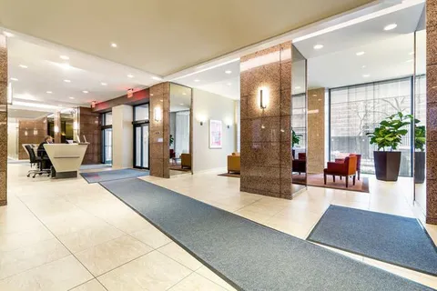 $950,000 | 140 West End Avenue, Unit 30M | Upper West Side