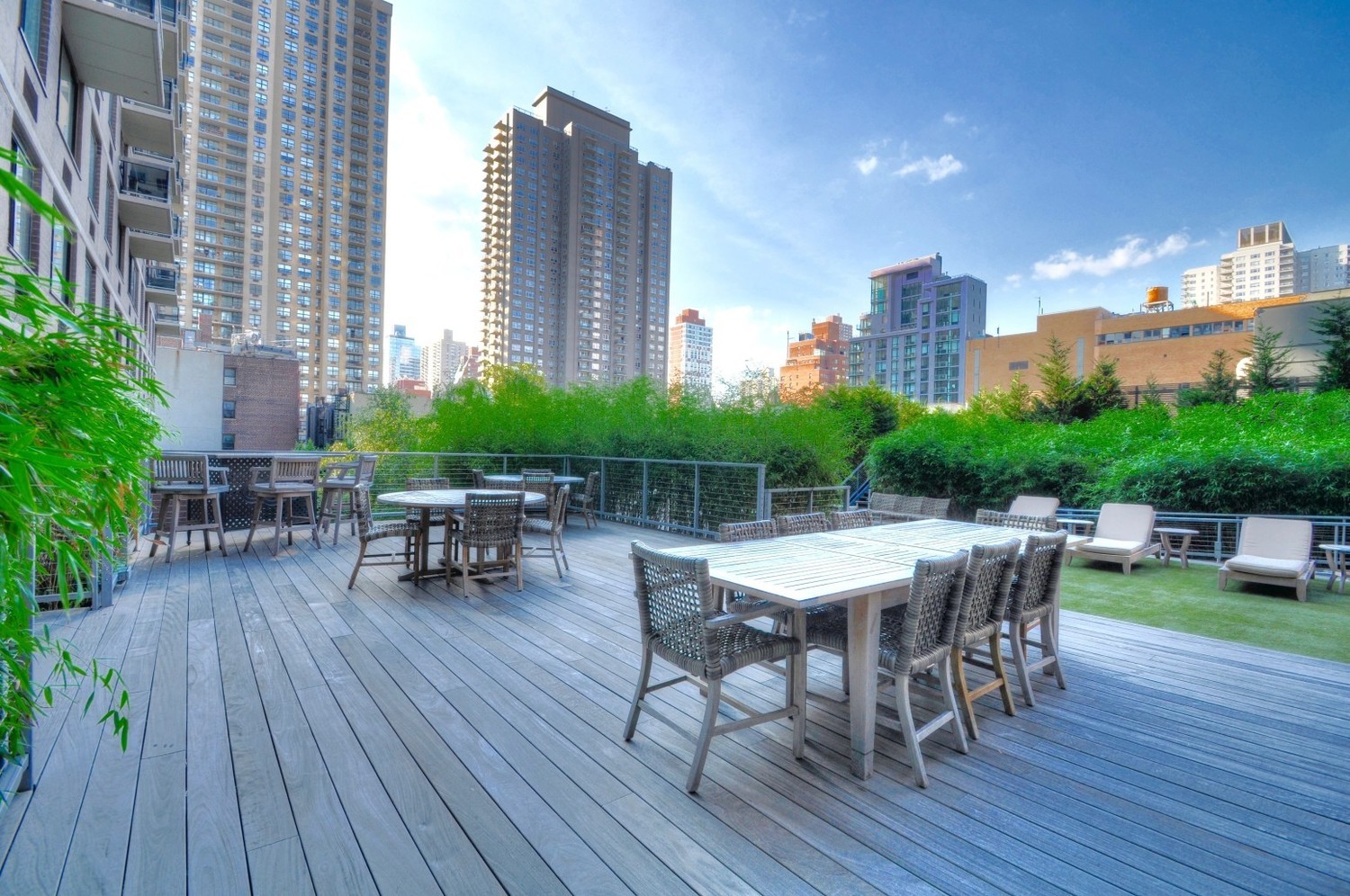 515 East 72nd Street, Unit 3KLMN Manhattan, NY 10021 - Photo 25 of 29 a view of a patio with a table and chairs