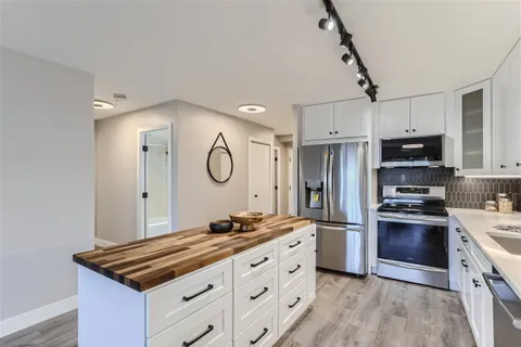$600,000 | 1551 Larimer Street, Unit 2705, Denver, CO 80202