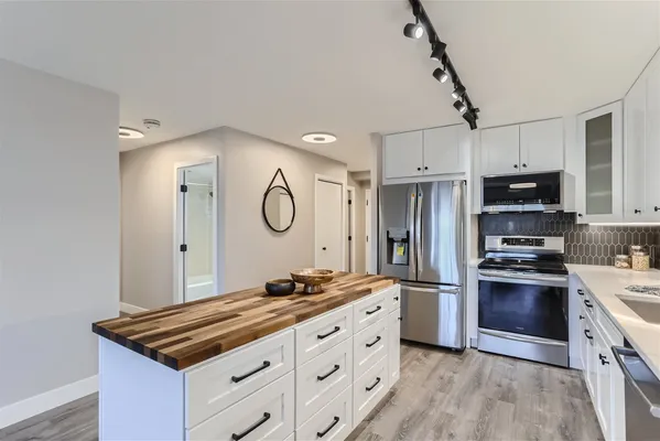 $600,000 | 1551 Larimer Street, Unit 2705, Denver, CO 80202