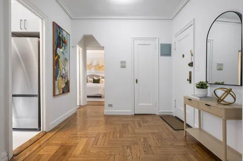 $525,000 | 350 Cabrini Boulevard, Unit 7N | Hudson Heights