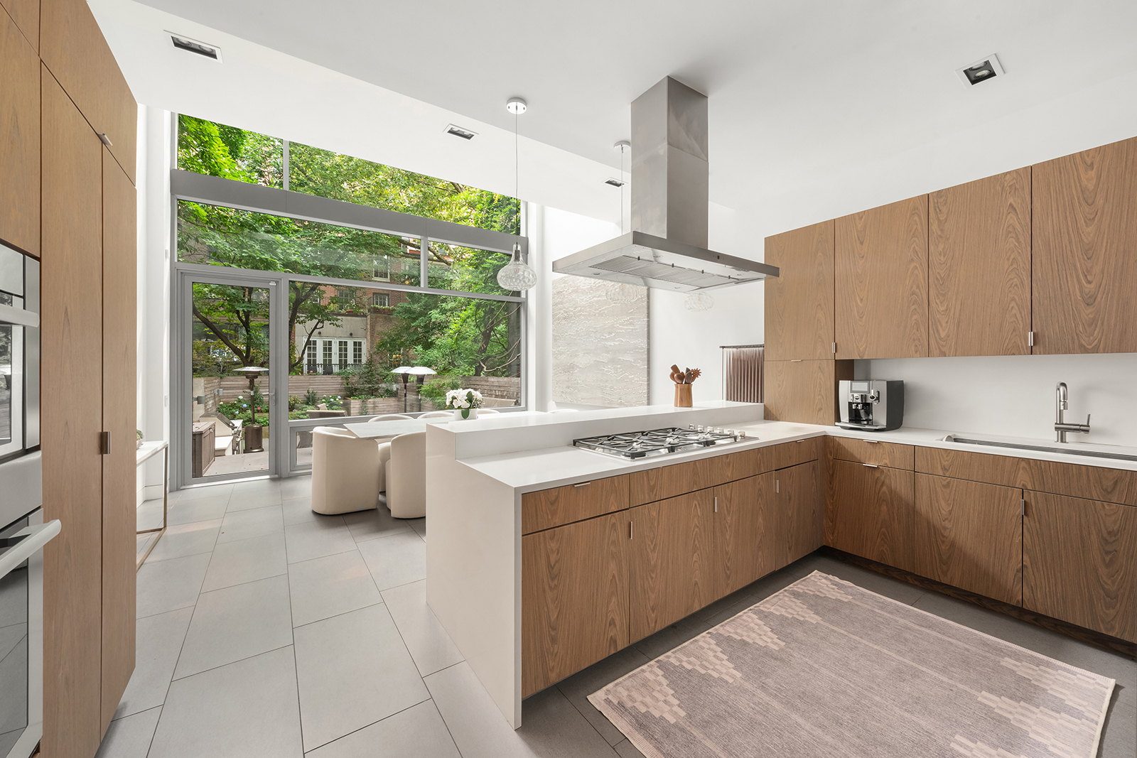 450 West 25th Street Manhattan, NY 10001 - Photo 1 of 12 Gallery Image 1
