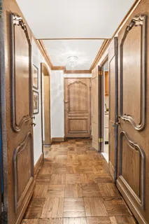 $495,000 | 110 East 57th Street, Unit 16B | Midtown East