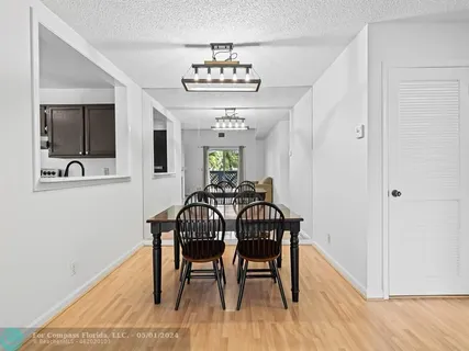 $369,999 | 5095 Heatherhill Lane, Unit 8, Boca Raton, FL 33486