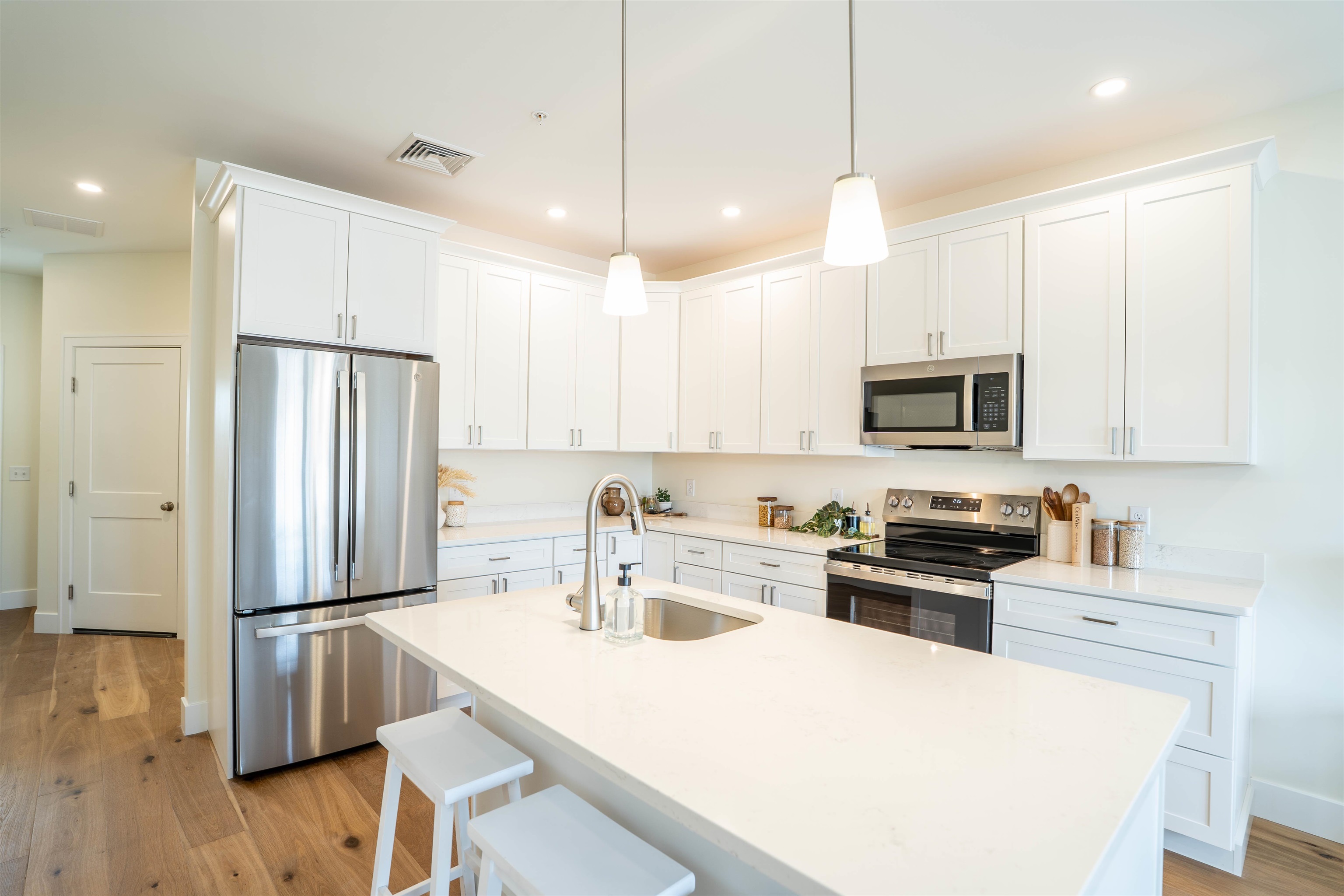 13 Suffolk Road, Unit 6 Concord, NH 03303 - Photo 1 of 24