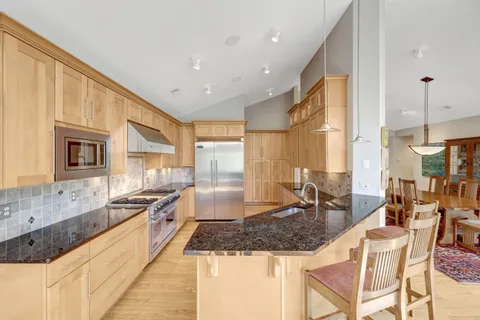 $1,875,000 | 1432 Waggaman Circle, McLean, VA 22101