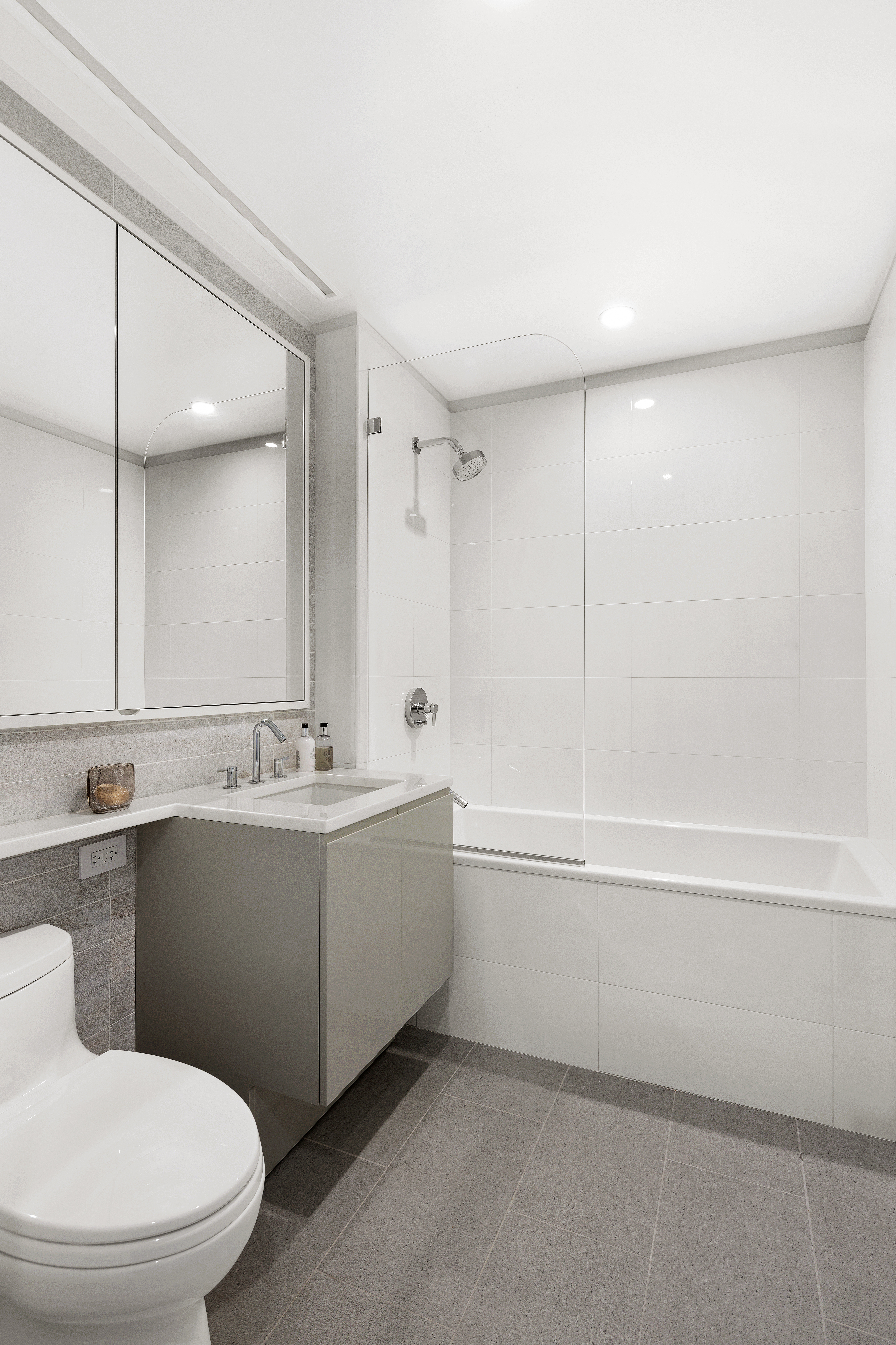 50 Riverside Boulevard, Unit 17B Manhattan, NY 10069 - Photo 10 of 14