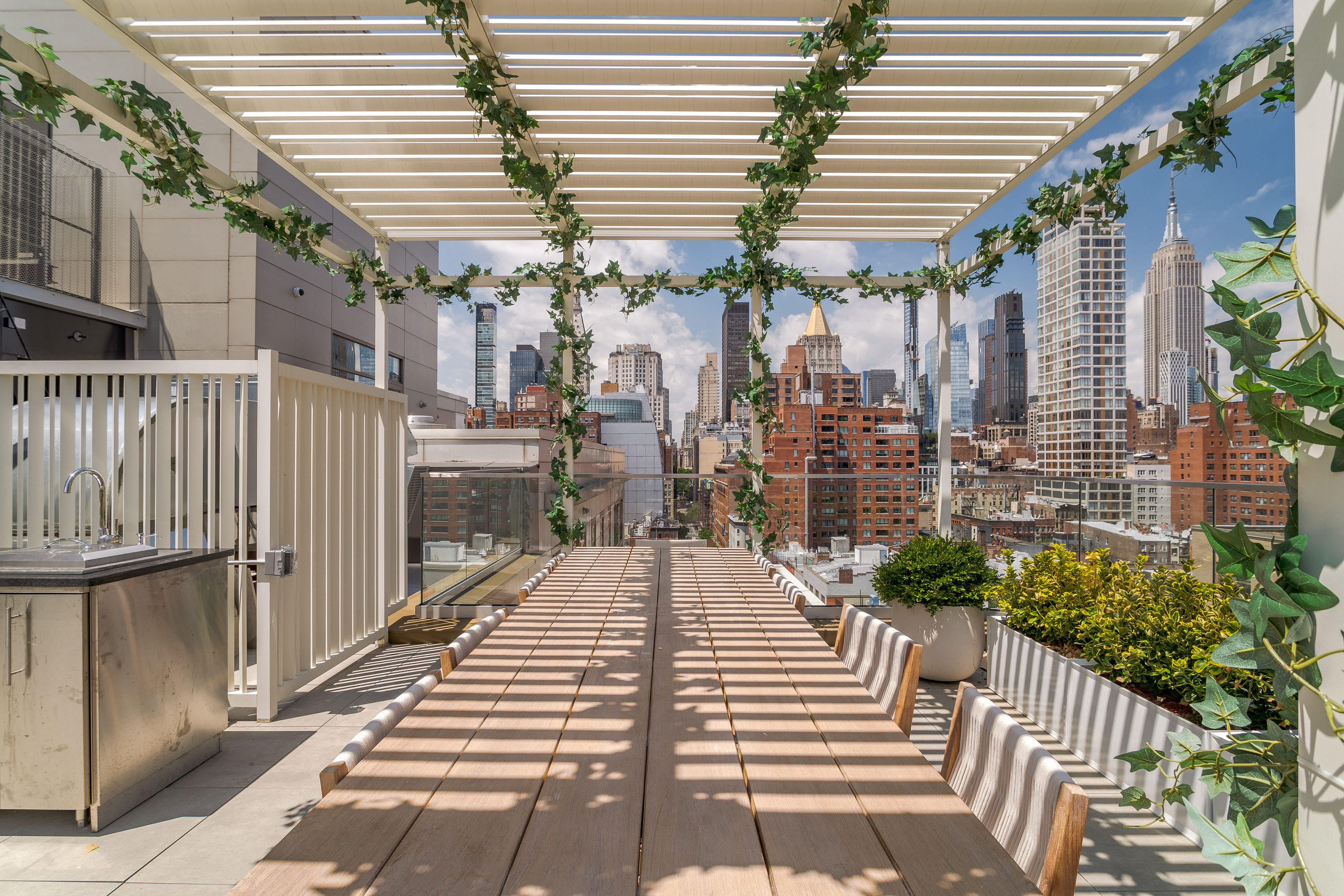 250 East 25th Street, Unit 4C Manhattan, NY 10010 - Photo 7 of 16 a view of a backyard with sitting area