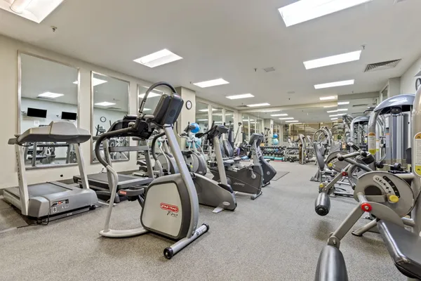 $600,000 | 1551 Larimer Street, Unit 2705, Denver, CO 80202