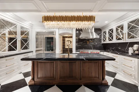 $10,995,000 | 127 East 64th Street, Unit 1/2 | Lenox Hill