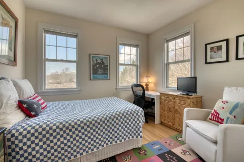 $3,000,000 | 19 Horseshoe Drive, East Hampton, NY 11937