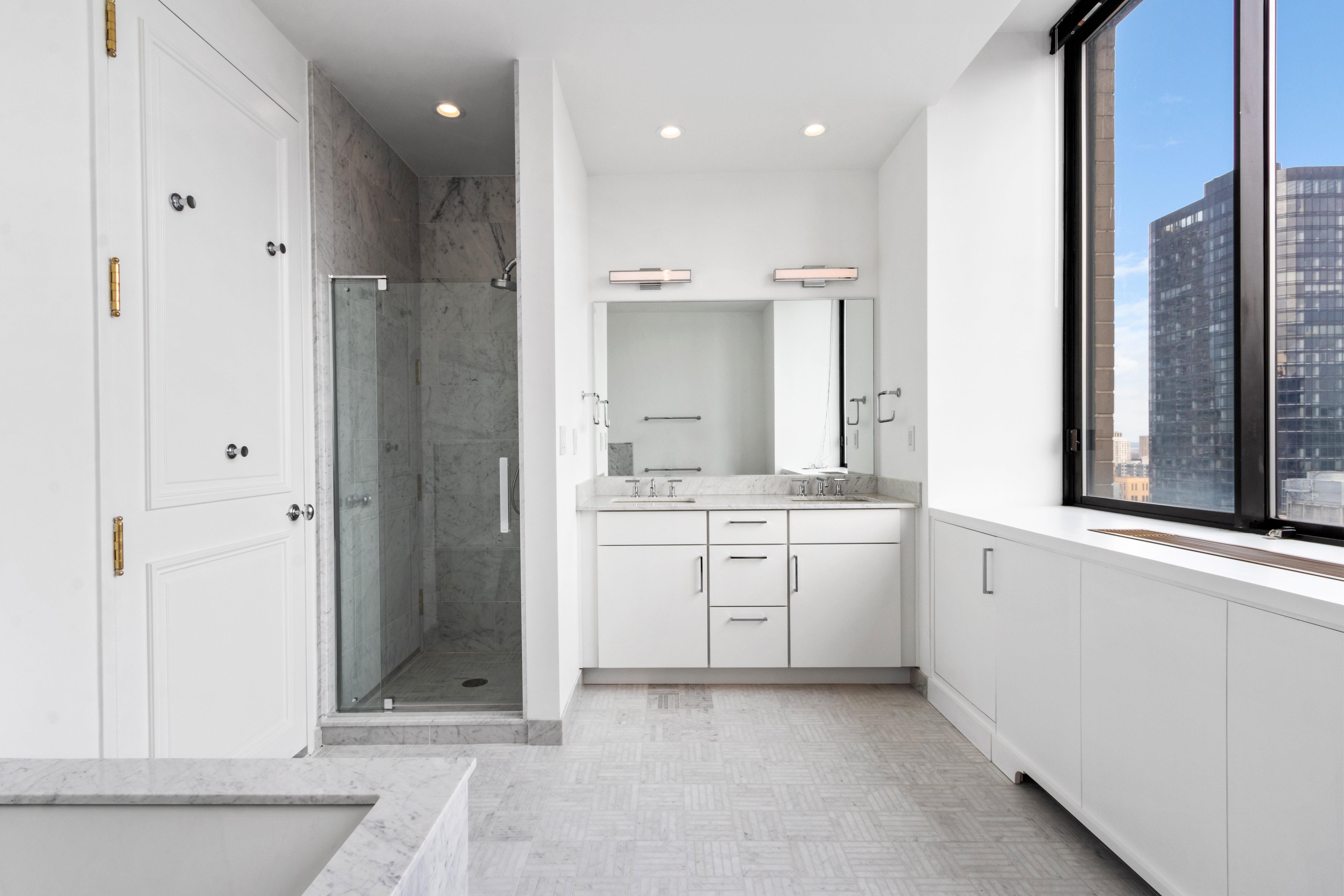 200-210 East 65th Street, Unit 27N Manhattan, NY 10065 - Photo 6 of 21