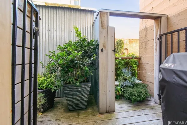 a view of an outdoor space