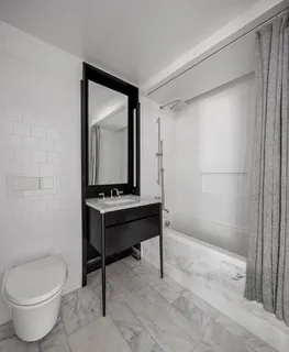 $1,995,000 | 50 Greenpoint Avenue, Unit PHB | Greenpoint