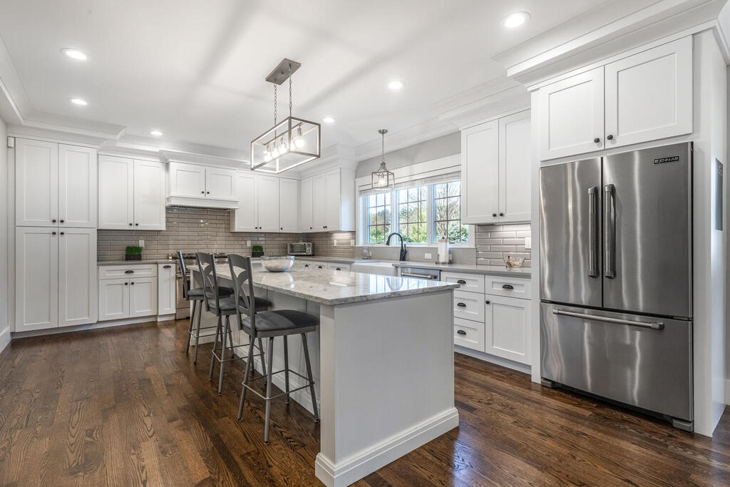 64 Valley View Road Waltham, MA 02452 - Photo 8 of 49