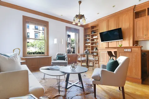 $999,000 | 8 Pierrepont Street, Unit 3 | Brooklyn Heights