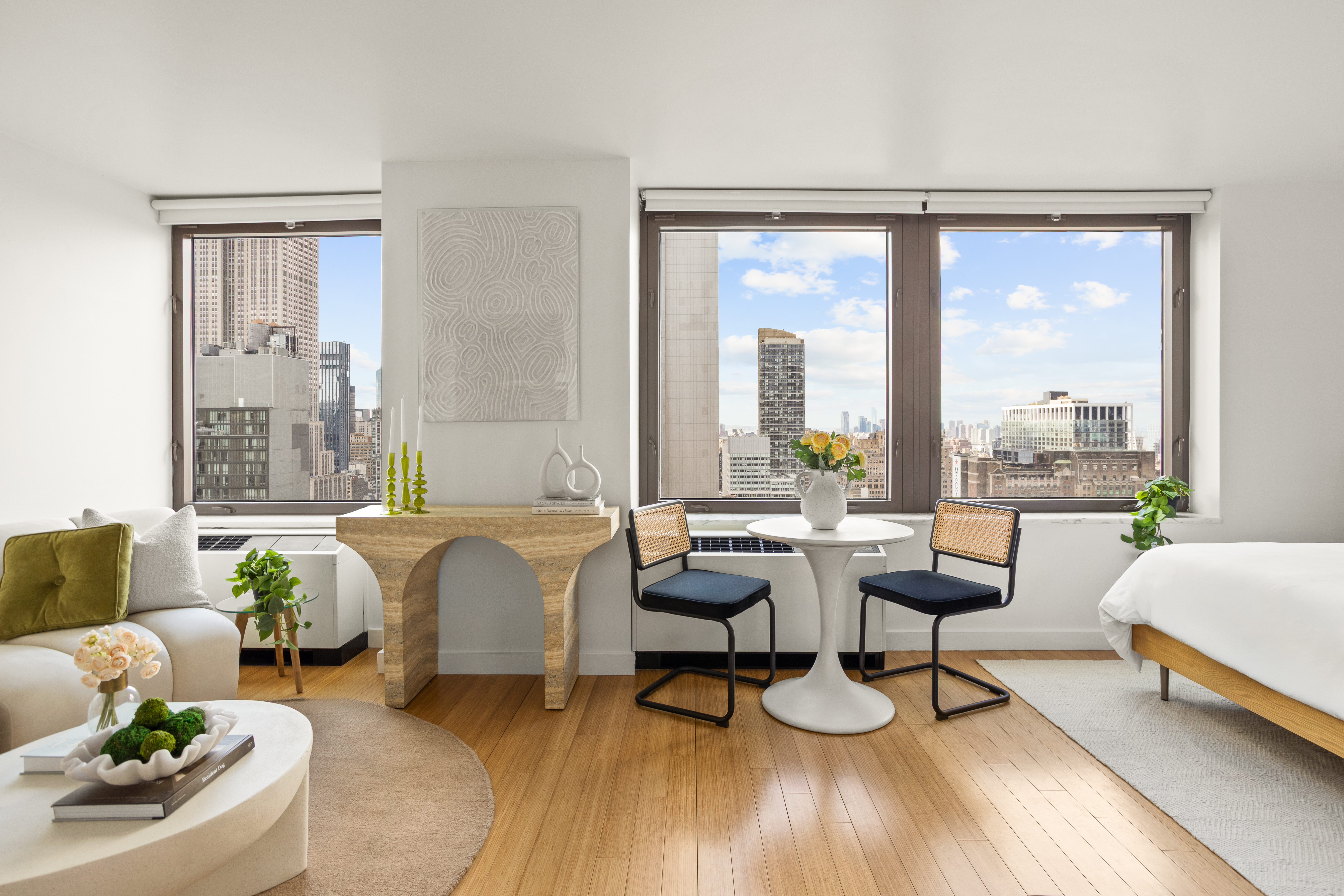 100 West 39th Street, Unit 38I Manhattan, NY 10018 - Photo 1 of 10 Gallery Image 1